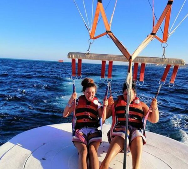 Single parasailing flight